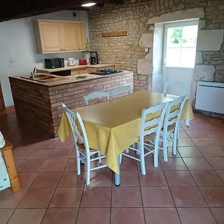 Charmante Maison En Pierres Sainte-Radégonde-des-Noyers Buitenkant foto