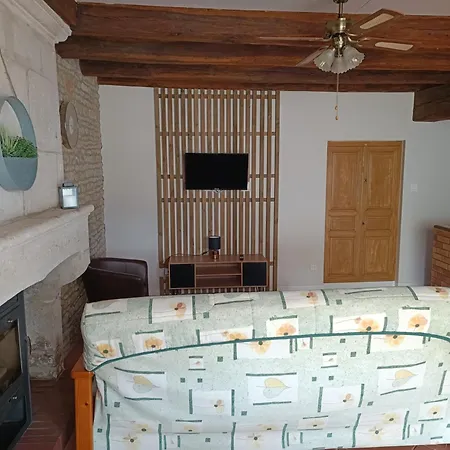 Charmante Maison En Pierres Sainte-Radégonde-des-Noyers Buitenkant foto